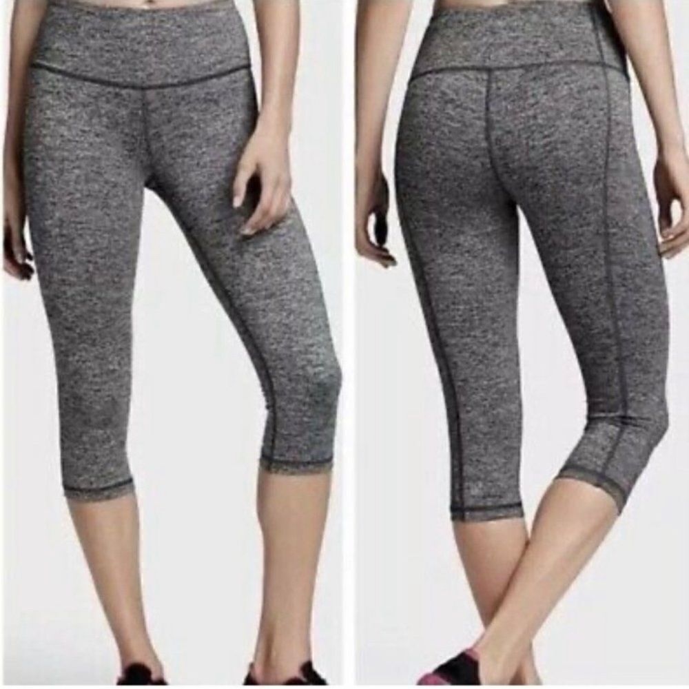 Victoria’s Secret sport VSX knockout Capri leggings gray heathered medium